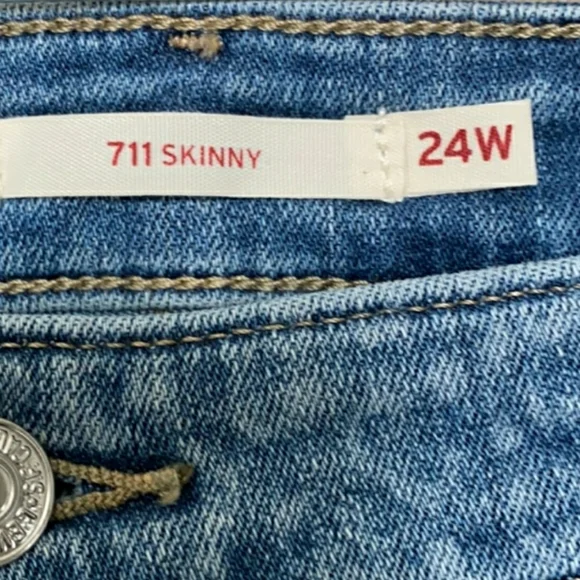 ⏰ 1 HOUR ONLY FLASH SALE PRICE‼️LEVI'S 711 SKINNY JEANS IN LEOPARD PRINT - Picture 3 of 4